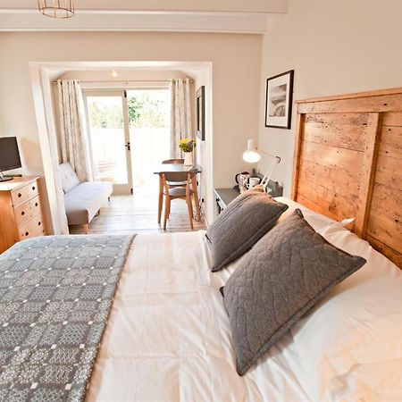 โกรฟ พาร์ค บีแอนด์บี Bed & Breakfast นิวพอร์ต ภายนอก รูปภาพ